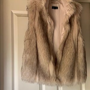 Topshop faux fur vest US4